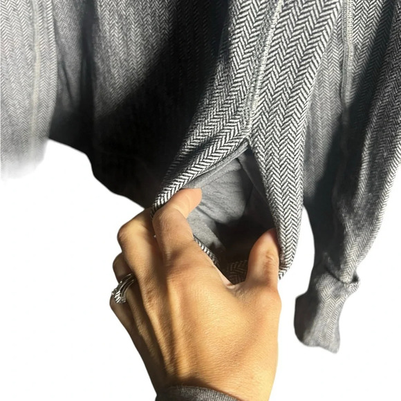 lululemon think fast long sleeve Heather herringbone shirt with pockets size 4 - Picture 5 of 10